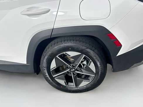 Used 2025 Hyundai Tucson SEL FWD image 11