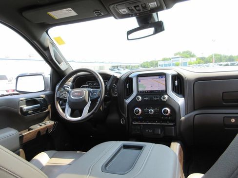Used 2021 GMC Sierra 1500 SLT w/ SLT Premium Plus Package AWD/4WD image 28
