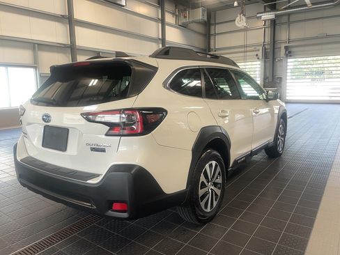 Used 2024 Subaru Outback Premium AWD/4WD image 14