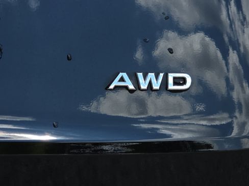 Used 2023 Nissan Rogue S AWD/4WD image 7