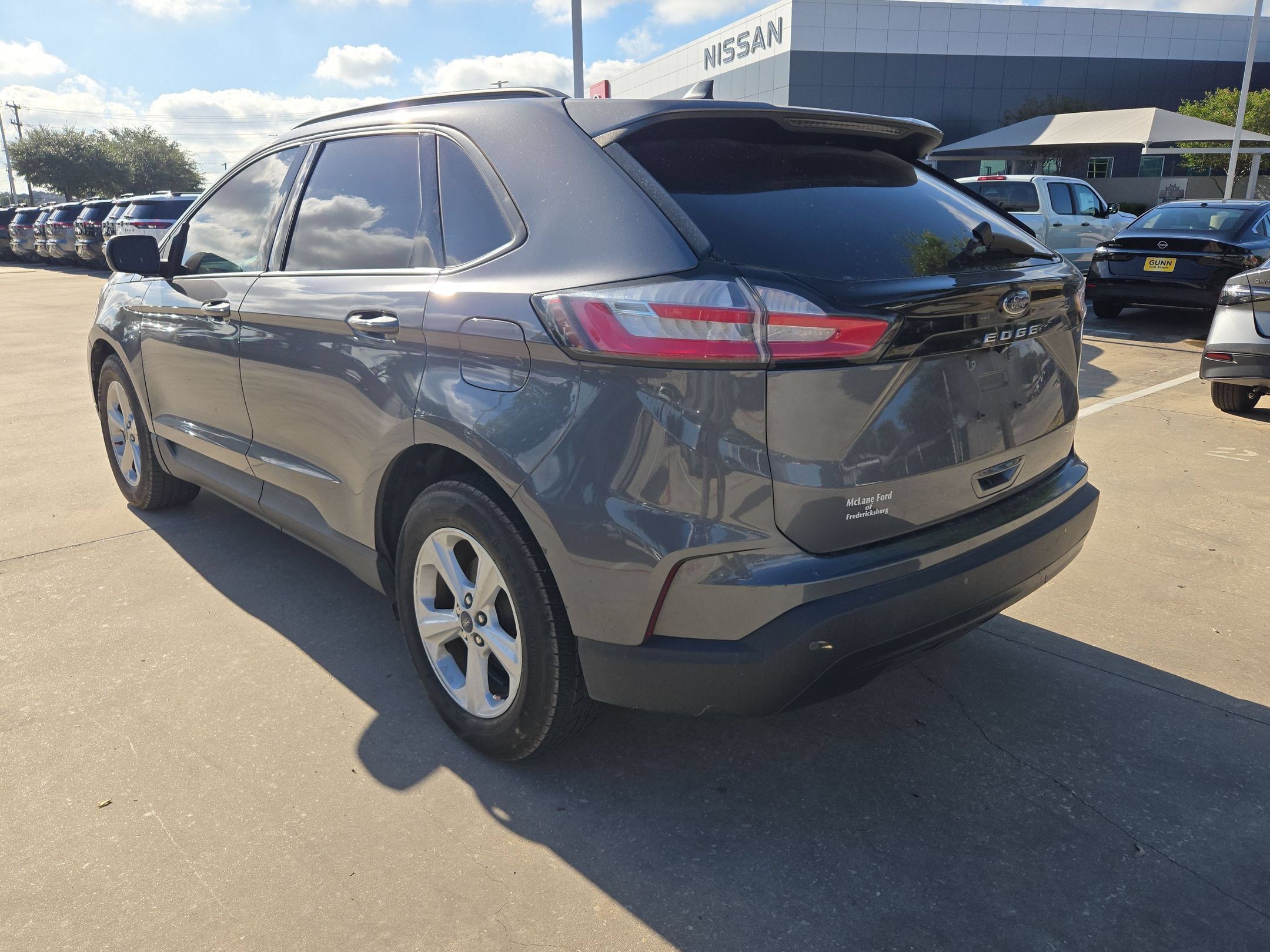 Used 2021 Ford Edge SE FWD image 5