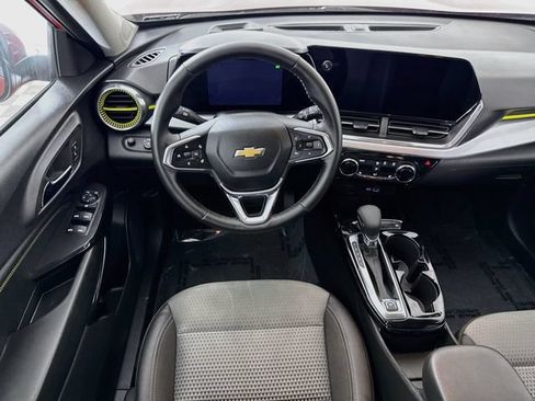 Used 2026 Chevrolet Trax LT w/ Driver Confidence Package FWD image 21
