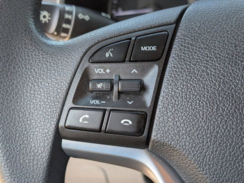 Used 2020 Hyundai Tucson SE image 18