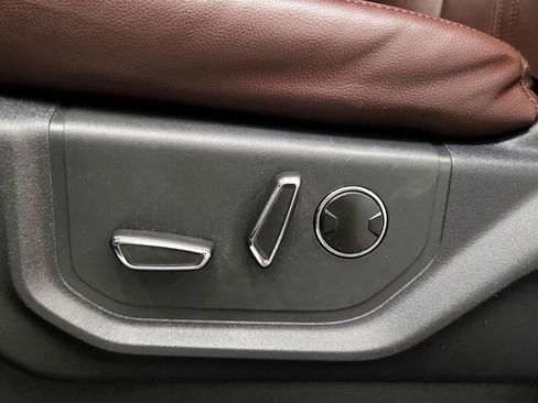 Used 2024 Ford Expedition Limited image 33