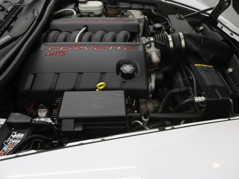 Used 2005 Chevrolet Corvette Convertible w/ Preferred Equipment Group RWD image 15