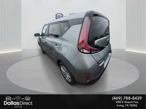 Used 2023 Kia Soul LX FWD image 8