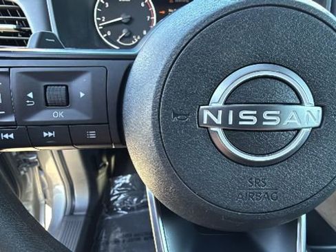 Used 2023 Nissan Rogue S AWD/4WD image 19