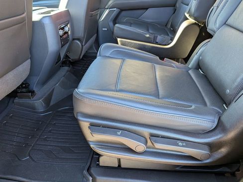 Used 2021 GMC Yukon Denali w/ Denali Premium Package AWD/4WD image 26