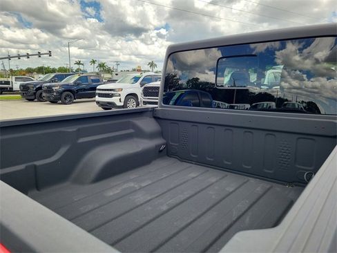 Used 2024 Jeep Gladiator Sport image 6