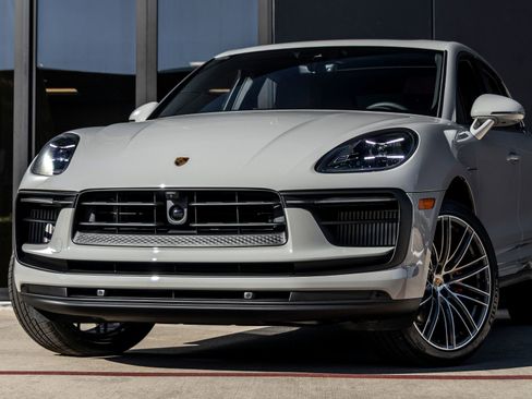 Certified 2026 Porsche Macan S AWD/4WD image 7