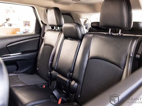 Used 2020 Dodge Journey Crossroad FWD image 32