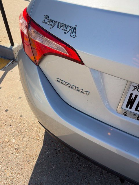 Used 2018 Toyota Corolla LE FWD image 12