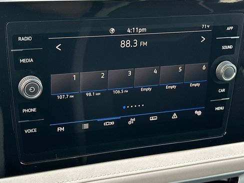 New 2025 Volkswagen Taos SE image 16