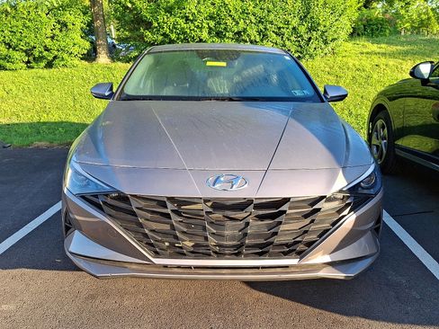 Used 2023 Hyundai Elantra SEL FWD image 2