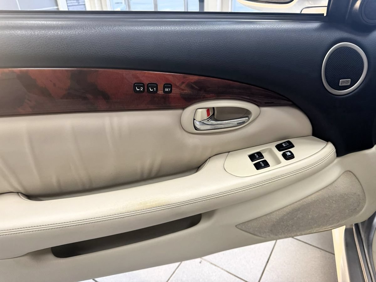 Used 2007 Lexus SC 430 Convertible w/ Preferred Accessory Pkg RWD image 14