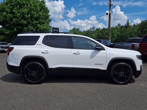 Used 2023 GMC Acadia SLE w/ Driver Convenience Package FWD image 7