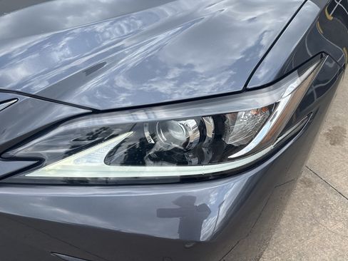 Used 2023 Lexus ES 350 F Sport w/ Accessory Package (Z1) FWD image 6