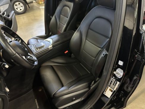 Used 2021 Mercedes-Benz GLC 300 4MATIC image 32