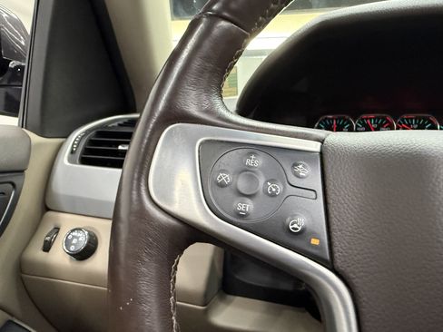 Used 2017 GMC Yukon SLT w/ Premium Edition AWD/4WD image 16