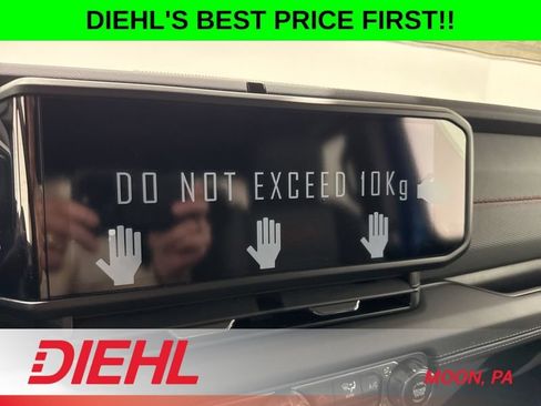 New 2026 Jeep Gladiator Rubicon w/ Steel Power Dome Hood Package AWD/4WD image 29