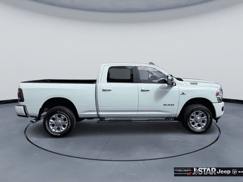 Used 2024 RAM 2500 Laramie AWD/4WD image 4