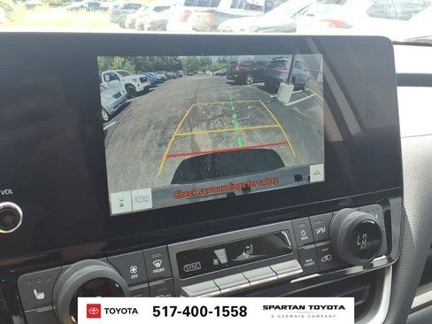 Used 2024 Toyota Grand Highlander AWD image 25