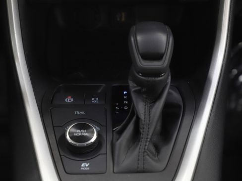 Used 2024 Toyota RAV4 LE image 18