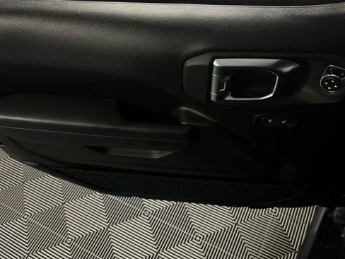 Certified 2025 Jeep Wrangler Unlimited Rubicon 4xe w/ Safety Group image 25