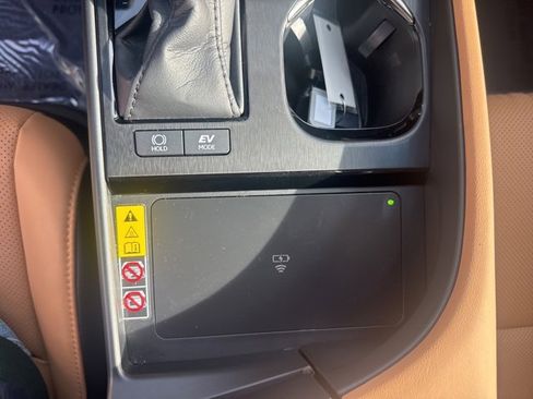 Certified 2025 Lexus ES 300h w/ Premium Package image 29