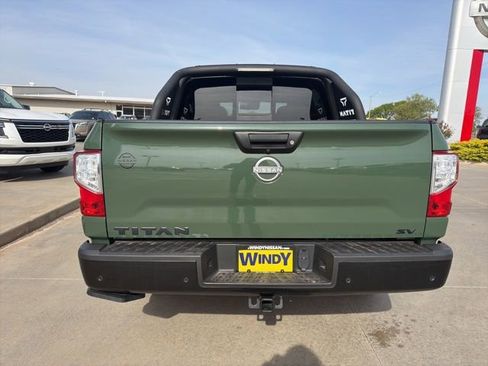Used 2024 Nissan Titan SV w/ SV Bronze Edition Package RWD image 6