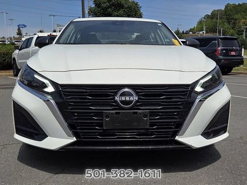 Used 2025 Nissan Altima 2.5 SV FWD image 8