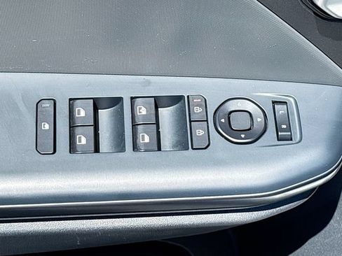 Used 2025 Kia K4 FWD image 17