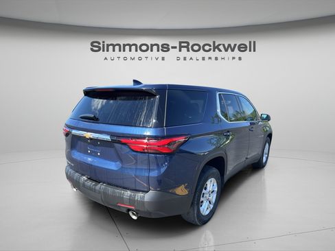 Used 2023 Chevrolet Traverse LS AWD/4WD image 5