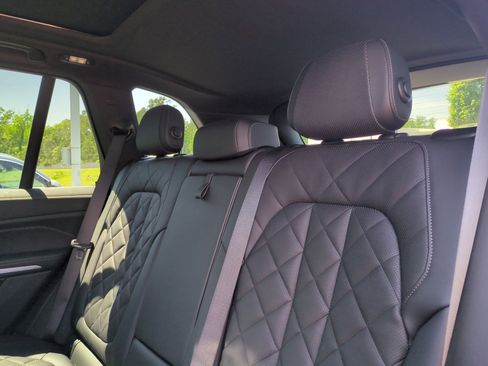 Certified 2025 BMW X5 xDrive50e w/ M Sport Package AWD/4WD image 31