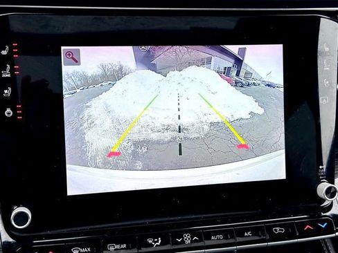 Used 2022 Jeep Wagoneer Series III w/ Premium Group I image 18