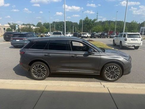 Used 2022 Lincoln Corsair AWD w/ Premium Package image 5