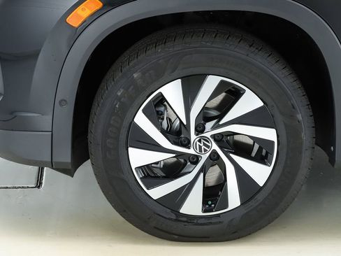 New 2026 Volkswagen Tiguan S image 42