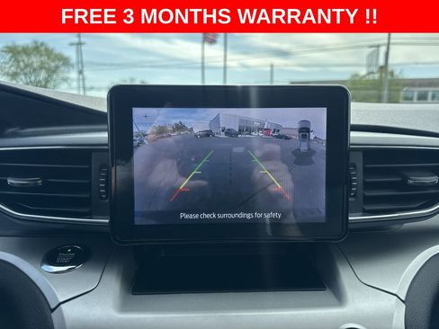 Used 2020 Ford Explorer XLT w/ Equipment Group 202A AWD/4WD image 18