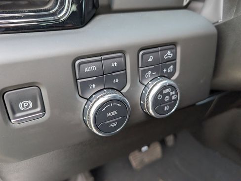 Used 2025 GMC Sierra 1500 AT4 image 7