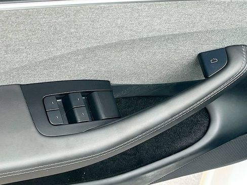 Used 2025 Tesla Model 3 Long Range RWD image 18