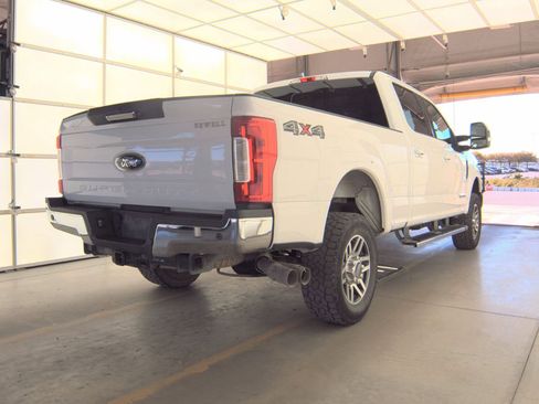 Used 2018 Ford F250 Lariat w/ Camper Package image 3