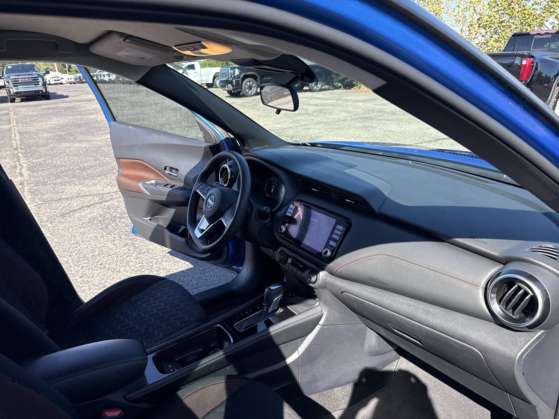 Used 2023 Nissan Kicks SR FWD image 35