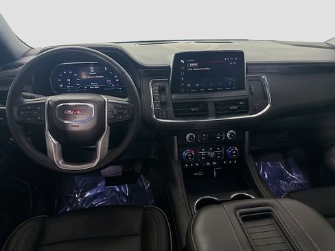 Used 2024 GMC Yukon SLT w/ SLT Luxury Package RWD image 17