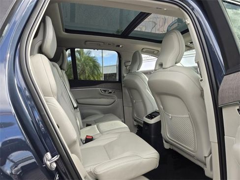 Used 2022 Volvo XC90 T8 Inscription w/ Advanced Package image 19