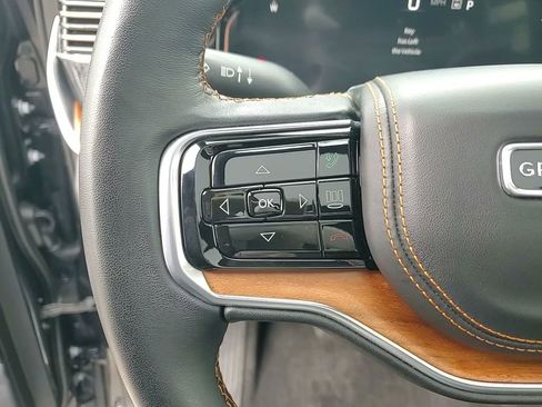 Certified 2024 Jeep Grand Wagoneer L Series III AWD/4WD image 31