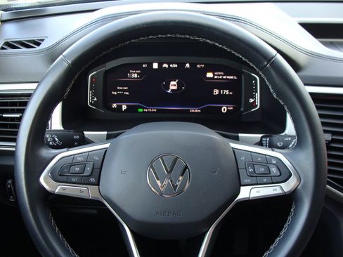 Used 2022 Volkswagen Atlas SEL image 17