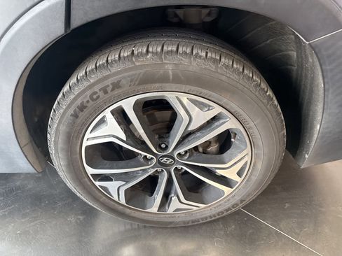 Used 2019 Hyundai Santa Fe Limited image 10