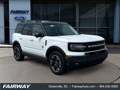 Used 2025 Ford Bronco Sport Outer Banks w/ Outer Banks Tech Package+ AWD/4WD image 3