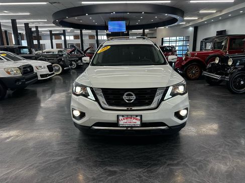 Used 2018 Nissan Pathfinder SV w/ SV Tech Package AWD/4WD image 2