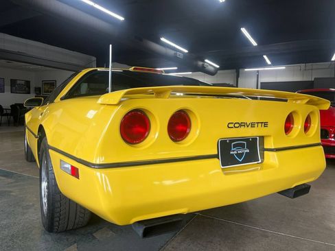 Used 1988 Chevrolet Corvette Coupe RWD image 9